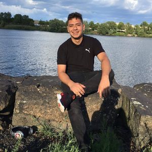 Meet your Posher, Efrain